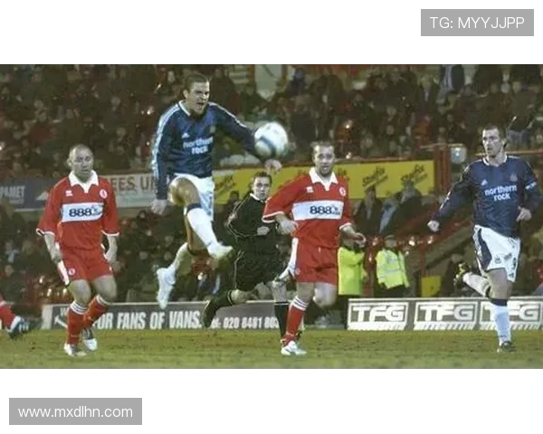 希拉尔与巴腾的精彩对决揭示了足球战术的博弈与团队协作的重要性